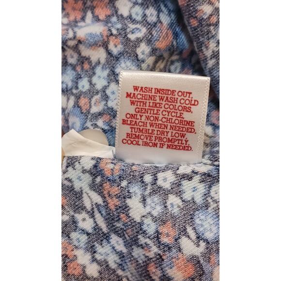 SO Women's Medium Blue Floral Button Up Long Sleeve Shirt 100% Rayon Super Soft - Picture 6 of 7